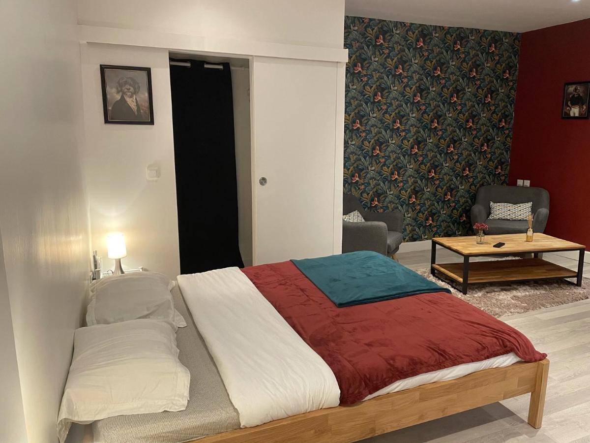 Le Relais Du Petit Lion Apartamento Blois Exterior foto